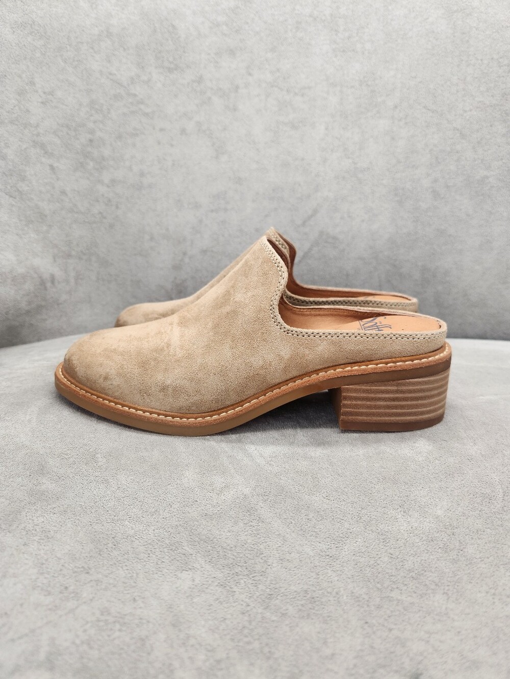 Sofft Mules 7.5 Pastel Beige Sand Suede Trinity Effortless Chic Comfort New $135